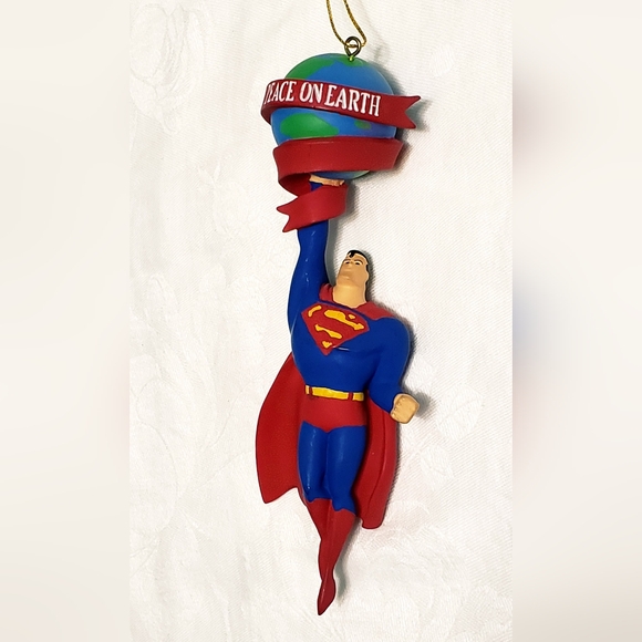 Superman Ornament - Picture 2 of 3